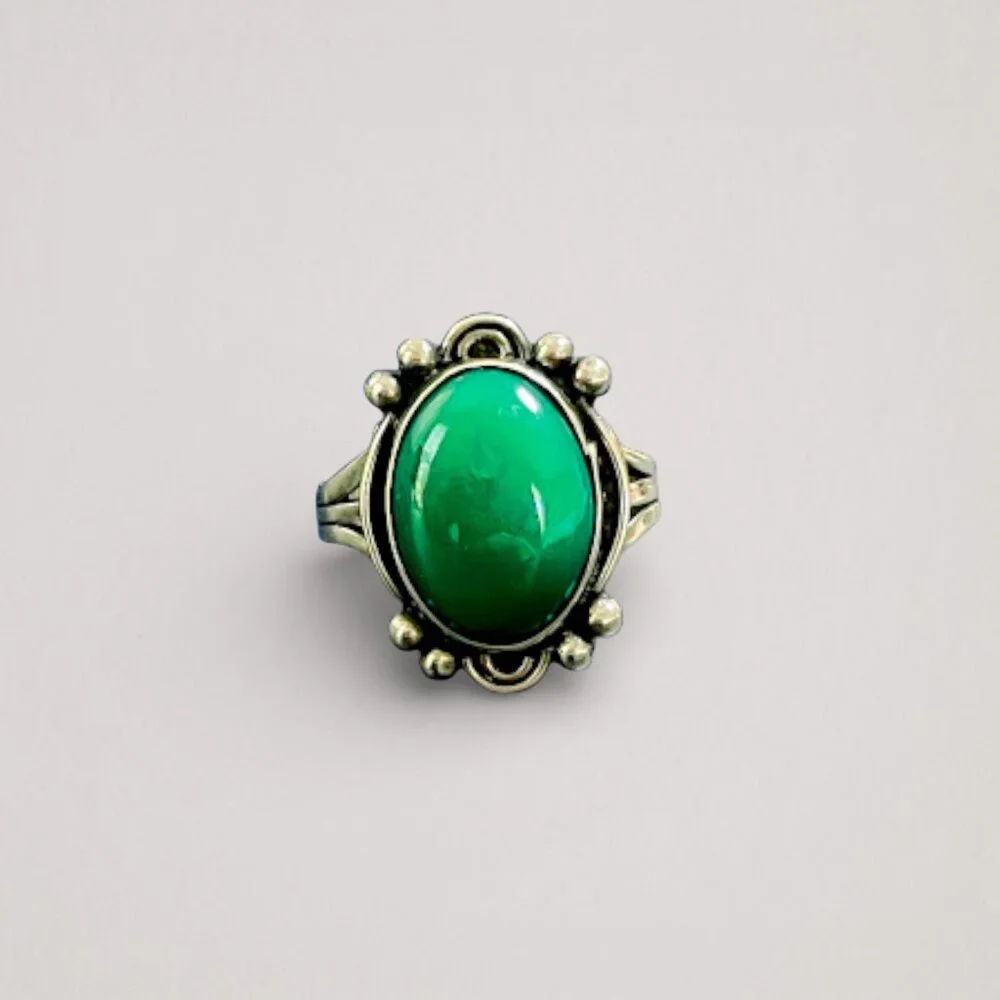 Vintage Mexico Sterling Silver Green Stone Ring SZ 7.5 Casual - Picture 3 of 7